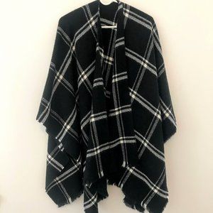2/$18 Old Navy Black and White Poncho Kimono Cardigan